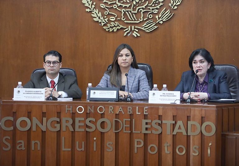 EN EL CONGRESO DEL ESTADO SE IMPARTIÓ LA CONFERENCIA; “LA DEMOCRACIA EN LA ERA DIGITAL”, POR JAVIER SÁNCHEZ GALICIA