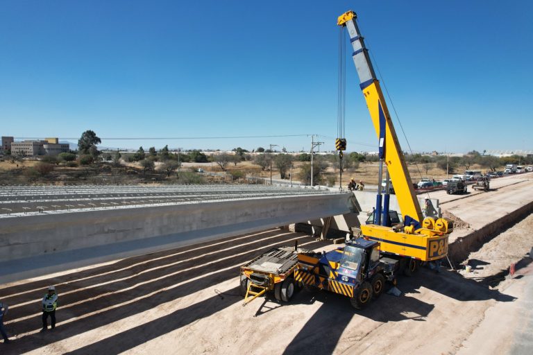SEDUVOP AVANZA EN OBRAS DE PUENTE EN CIRCUITO POTOSÍ Y CALLE 71
