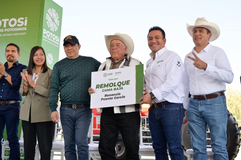 ENTREGA RICARDO GALLARDO CARDONA MÁS APOYOS AGROPECUARIOS EN EL ALTIPLANO