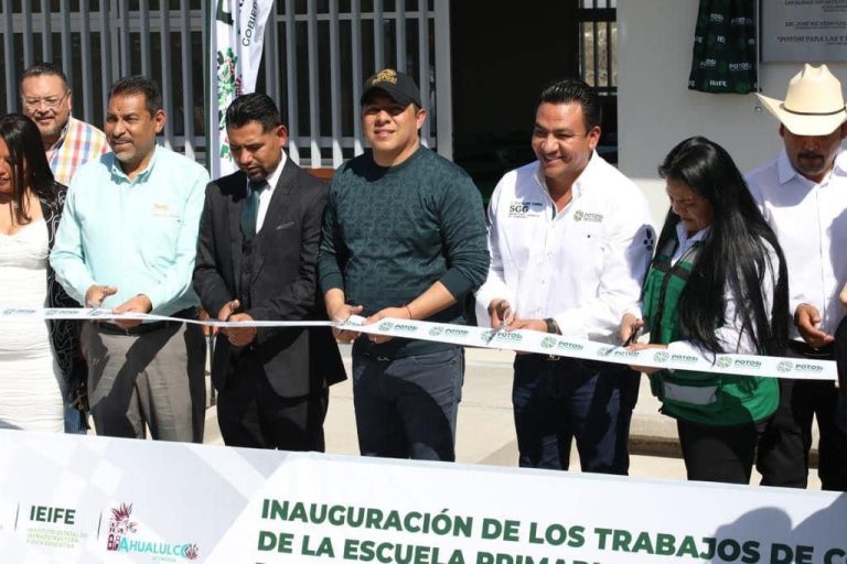 HAY NUEVAS OPORTUNIDADES CON ESCUELA ENTREGADA EN AHUALULCO, RECONOCEN MADRES DE FAMILIA Y DOCENTES