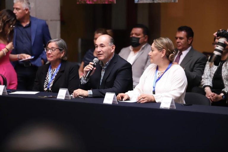 Se firma el acta fundacional de la Red de Ciudades del Aprendizaje de Latinoamérica de la Unesco; en la que participa el Alcalde Enrique Galindo