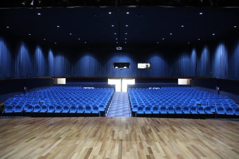 RECIBE MANTENIMIENTO TEATRO CARLOS AMADOR DEL PARQUE TANGAMANGA I