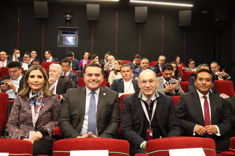 Alcalde Enrique Galindo establece alianzas para atraer inversiones y desarrollo económico a SLP, al iniciar gira por Los Ángeles