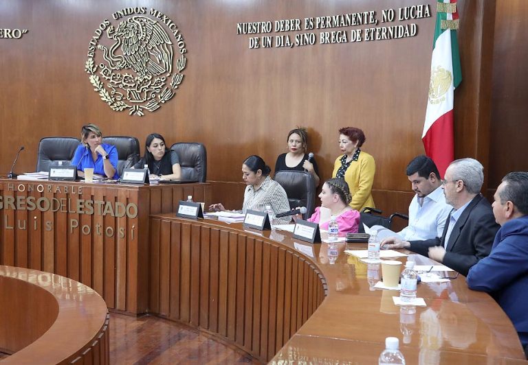 LA COMISIÓN DE VIGILANCIA ENTREGÓ A LA ASE, LA DOCUMENTACIÓN QUE CORRESPONDE A LAS CUENTAS PÚBLICAS DEL EJERCICIO FISCAL 2022