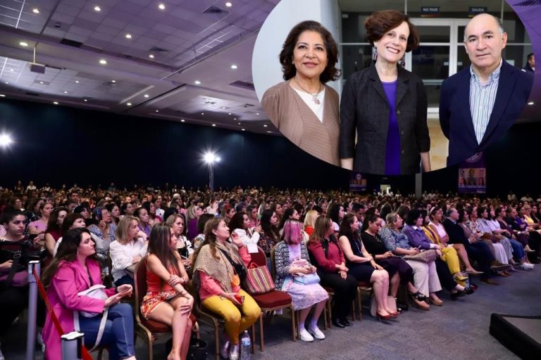 En el 8M, Denise Dresser exhorta a las mujeres potosinas a seguir en la lucha para lograr la igualdad de género