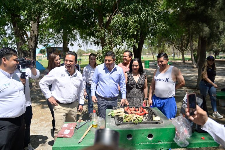 GALLARDO CARDONA, PRIMER GOBERNADOR EN VISITAR GOGORRÓN: PERSONAL