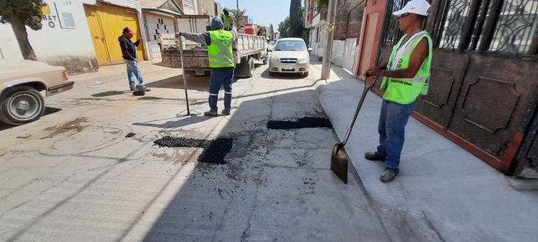 APLICAN MÁS DE CIEN TONELADAS DE ASFALTO  EN FRÍO EN CALLES DE SOLEDAD