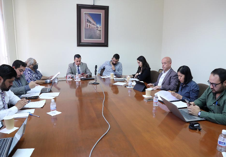 EN COMISIONES APRUEBAN REFORMAS CONSTITUCIONALES PARA MODIFICAR REQUISITOS PARA SER GOBERNADOR DEL ESTADO, MAGISTRADOS, PRESIDENTE MUNICIPAL Y DIPUTADOS