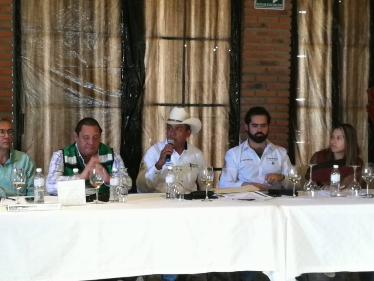 COORDINAN ESFUERZOS PARA MEJORAR CONDICIONES DE JORNALEROS AGRÍCOLAS