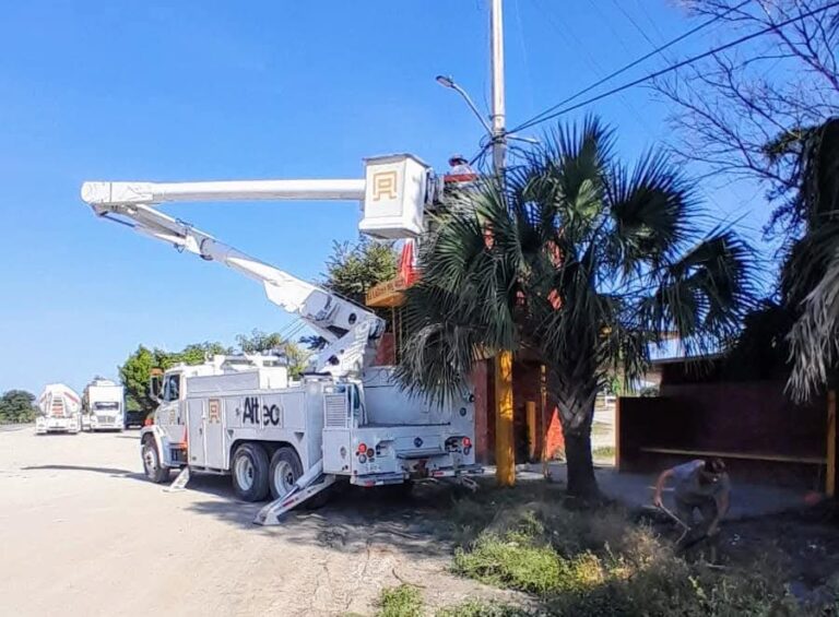 TRABAJOS DE ALUMBRADO PÚBLICO BENEFICIARON A LA ZONA URBANA Y RURAL