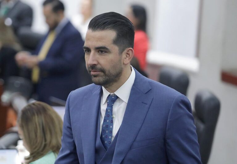 DEBE PREVALECER LA REPRESENTACIÓN PROPORCIONAL EN EL CONGRESO DE LA UNIÓN Y SÓLO REVISAR EL CÓMO SE ACCEDE A ESA POSICIÓN