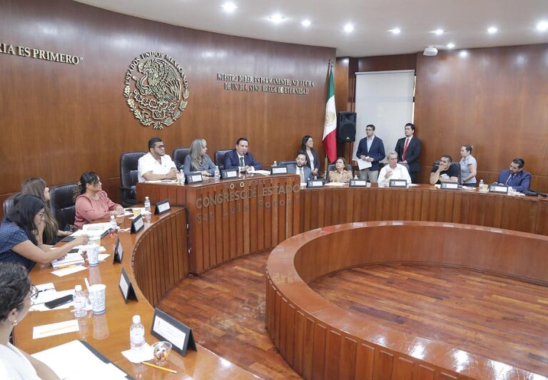 EN LA MESA DE TRABAJO ENTRE AUTORIDADES ELECTORALES, DE GOBIERNO Y DIPUTADOS, SE INFORMÓ QUE EN 2027 HABRÁ ELECCIONES EN EL MUNICIPIO DE VILLA DE POZOS: DIP. HÉCTOR SERRANO CORTÉS